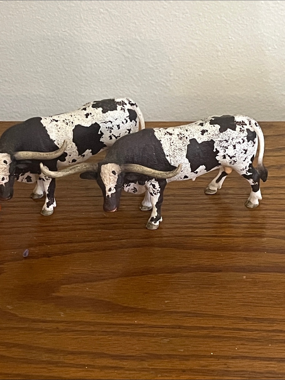 Schleich Black & White Longhorn bulls